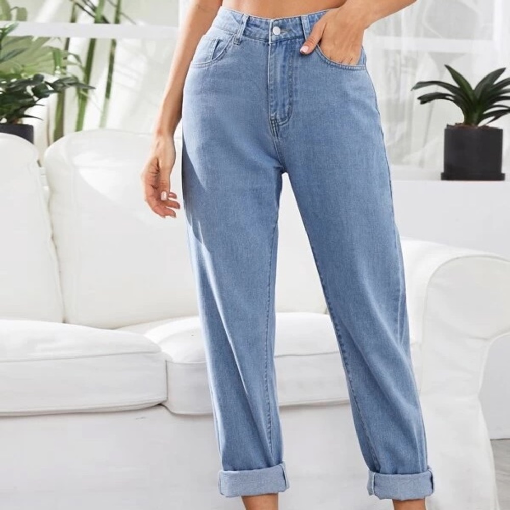 SHEIN light wash mom jeans only worn twice.